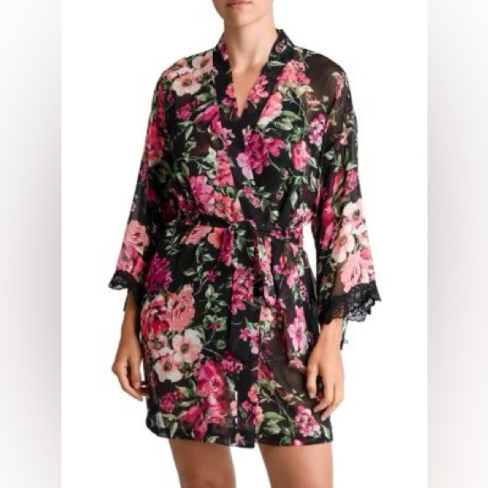 IN BLOOM | Beautful Stanger Floral Wrap Robe Sz M
